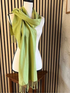100% cashmere spring green scarf